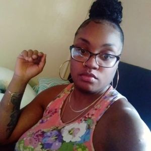 Meet your Posher, Monique